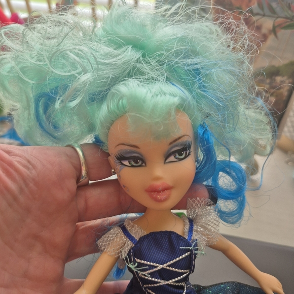 Vtg. Bratz 2001 Jade Mystique Doll Bratz Dolls Collectables Bratz Magically - Picture 12 of 12